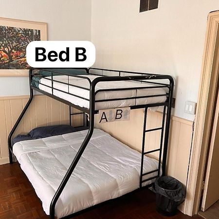 Pill Hill Mansion Hostel ชิคาโก ภายนอก รูปภาพ